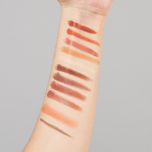 NEW Crown Pro Eyeshadow Palette - Picture 6 of 6